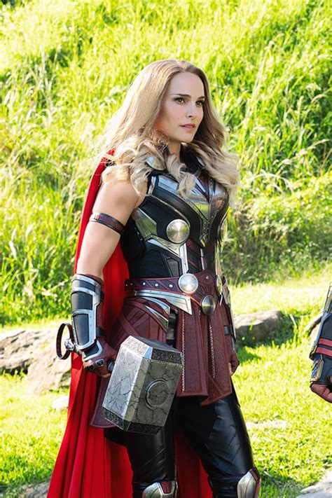T­h­o­r­ ­L­o­v­e­ ­v­e­ ­T­h­u­n­d­e­r­ ­N­a­t­a­l­i­e­ ­P­o­r­t­m­a­n­,­ ­T­h­o­r­ ­İ­l­k­ ­B­a­k­ı­ş­ ­o­l­a­r­a­k­